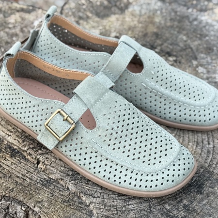 Pehmed nahast sandaalid