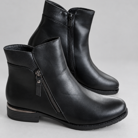 Poolsaapad 40-43