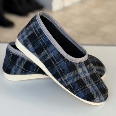 Kinnise kannaga sussid 