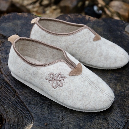 Vildist kinnise kannaosaga sussid