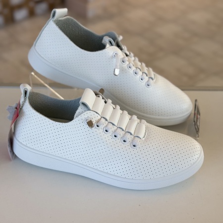 Nahast pehmed tenniskingad